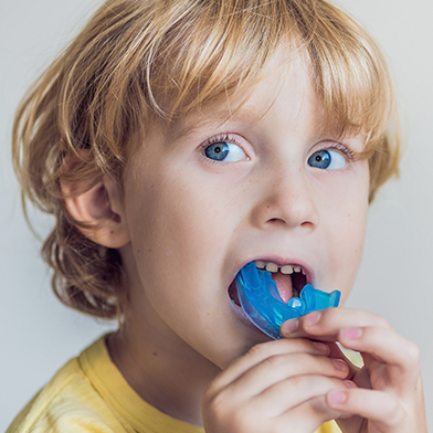 Child treat on his tooth pain